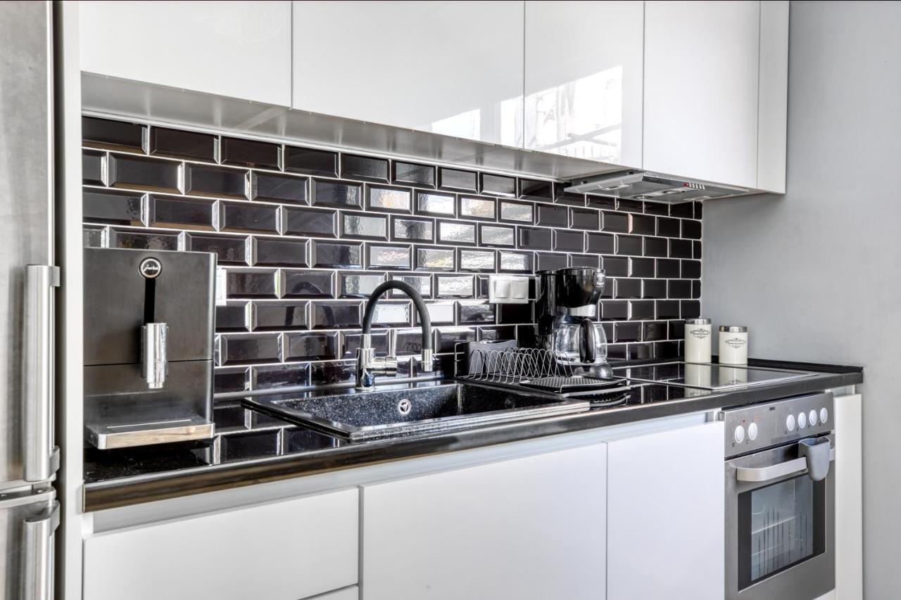 Spacious Flat With Courtyard And Private Parking! Aten Exteriör bild