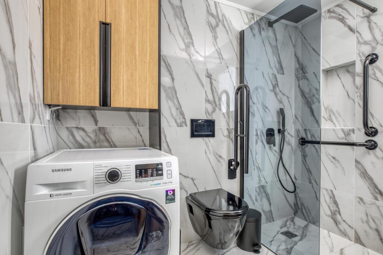 Spacious Flat With Courtyard And Private Parking! Aten Exteriör bild