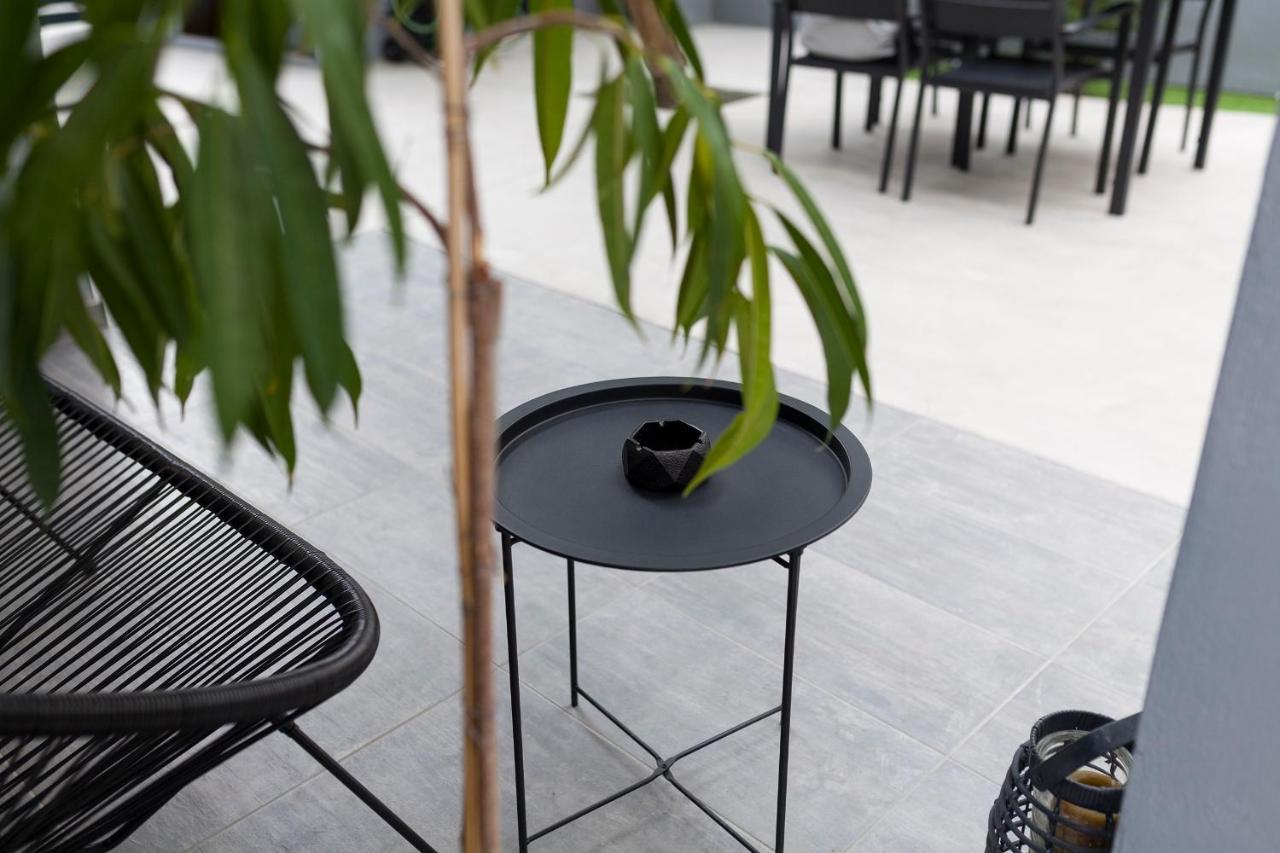 Spacious Flat With Courtyard And Private Parking! Aten Exteriör bild